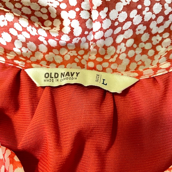 Old Navy Sleeveless Blouse - Picture 6 of 6